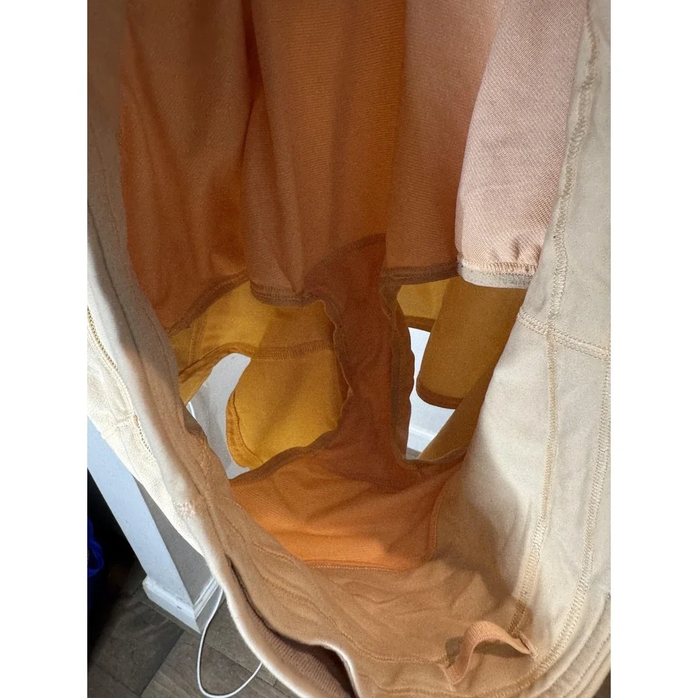 Lululemon Shorts Womens 4 Beige High Rise Lined 2.5